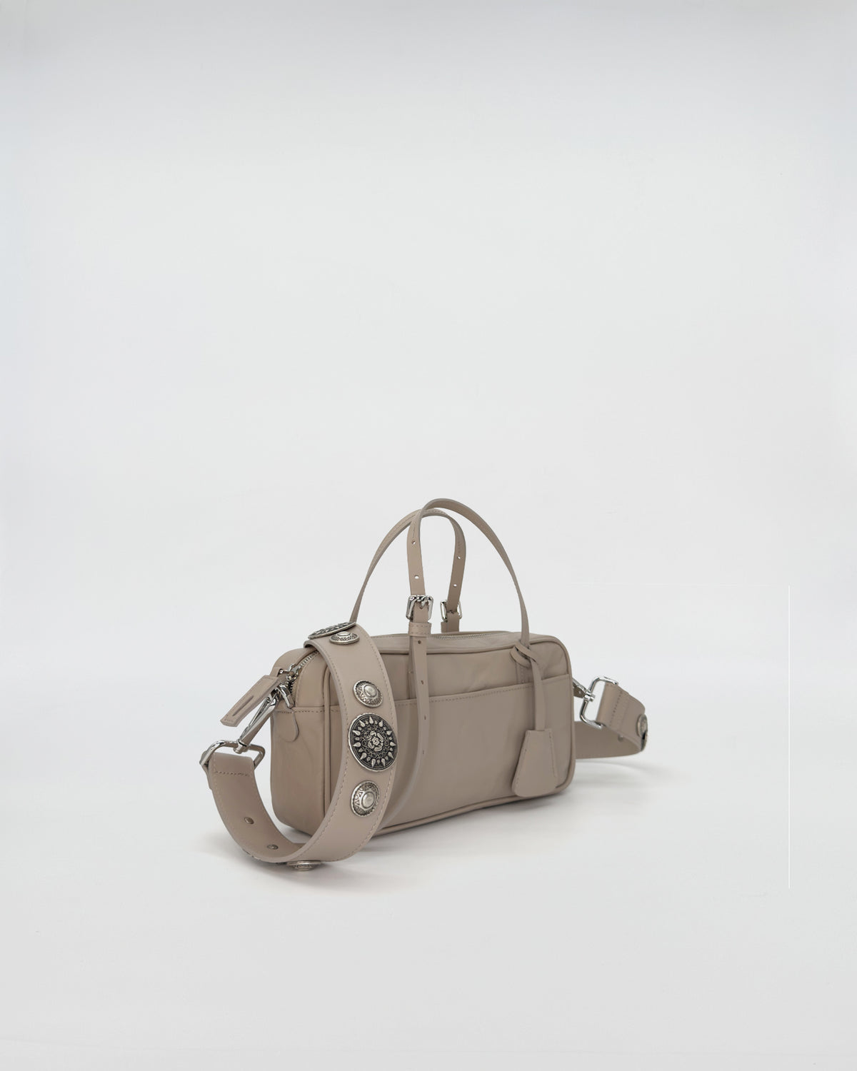 Borsa ASIA VITELLO LAVATO TRACOLLA ROCK in pelle lavata, design versatile e funzionale.