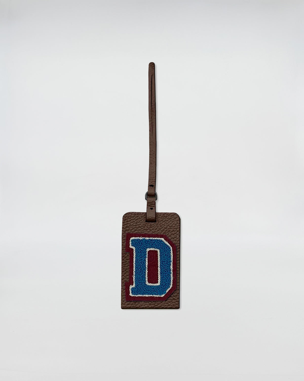 CHARM PERSONALIZZATO PATCH in pelle rettangolare con patch lettere. Accessorio distintivo per personalizzare il tuo stile.