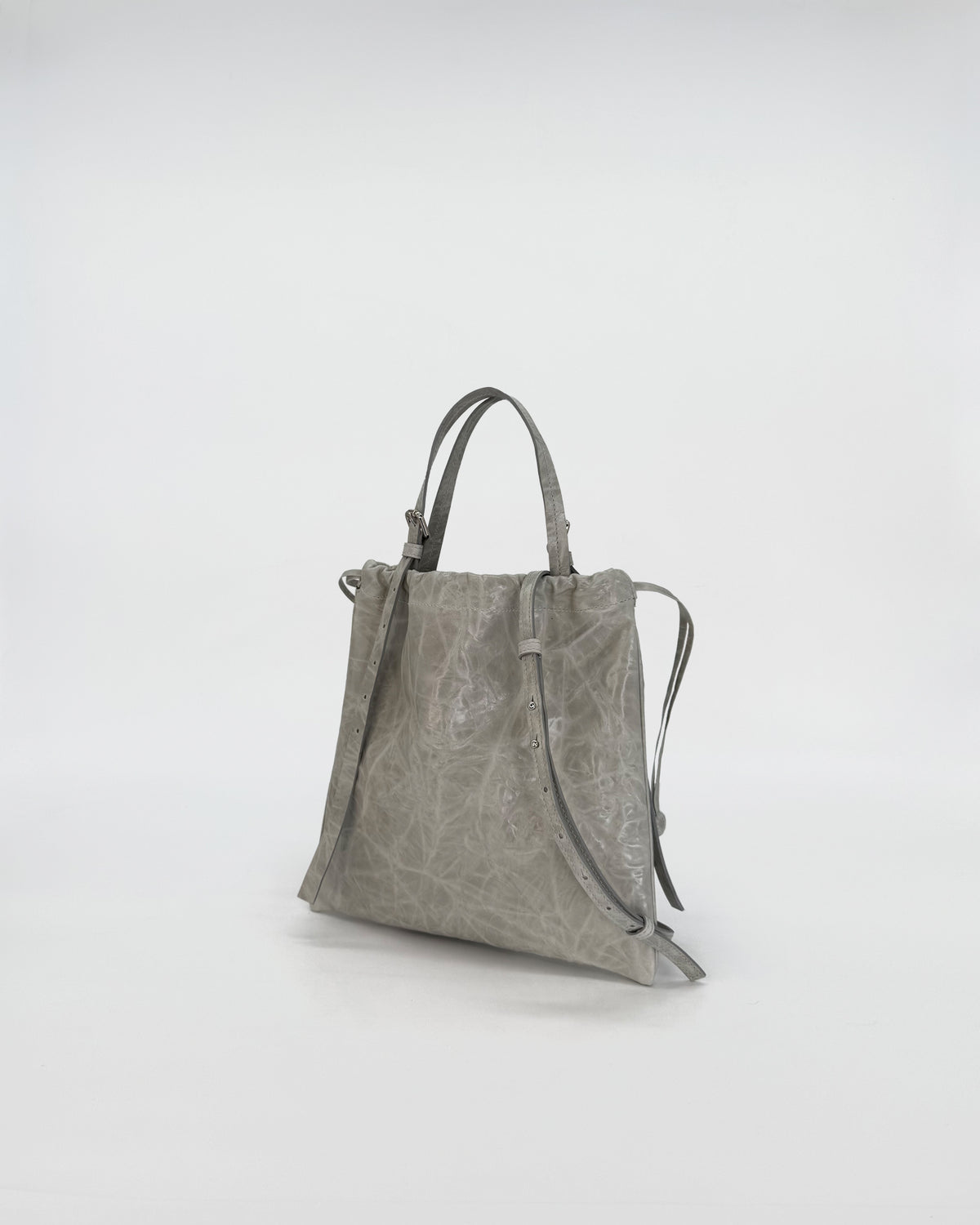 Borsa OLLY VITELLO STRIZZATO, morbida e leggera, in pelle con effetto strizzato, ideale per uso quotidiano.