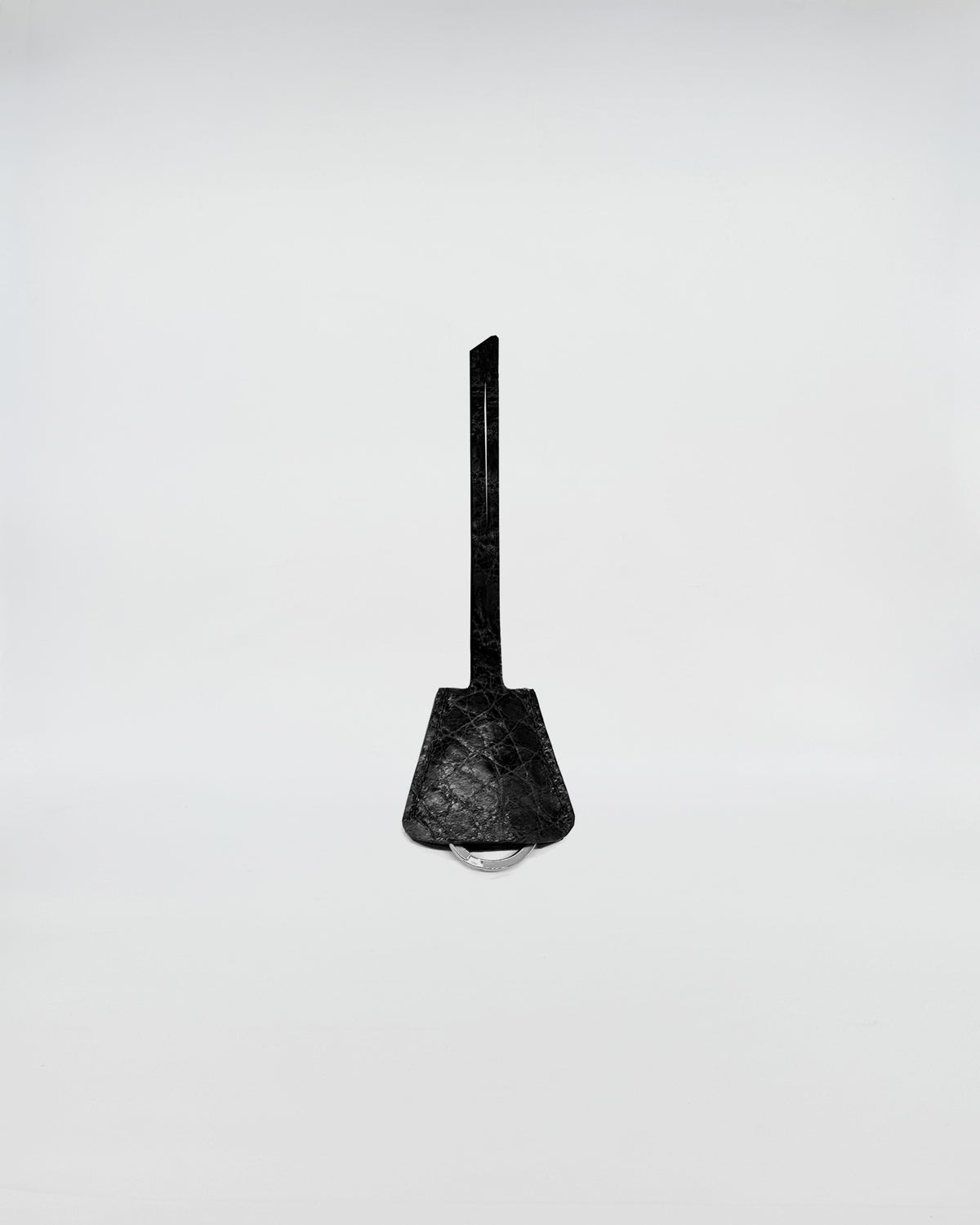 PORTACHIAVI COCCO RECYCLE in black with a unique design, perfect for adding style to your look.