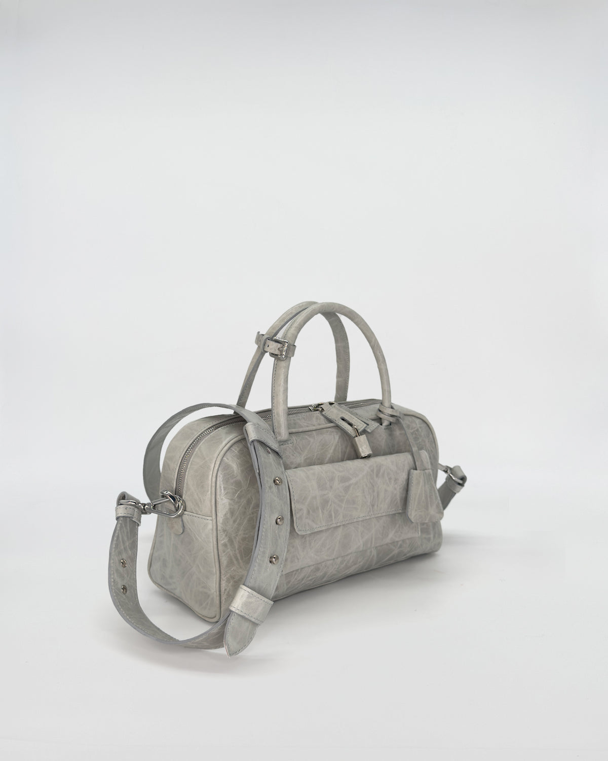 ZOE SMALL VITELLO STRIZZATO borsa in vitello strizzato di colore grigio con manici e tracolla elegante.