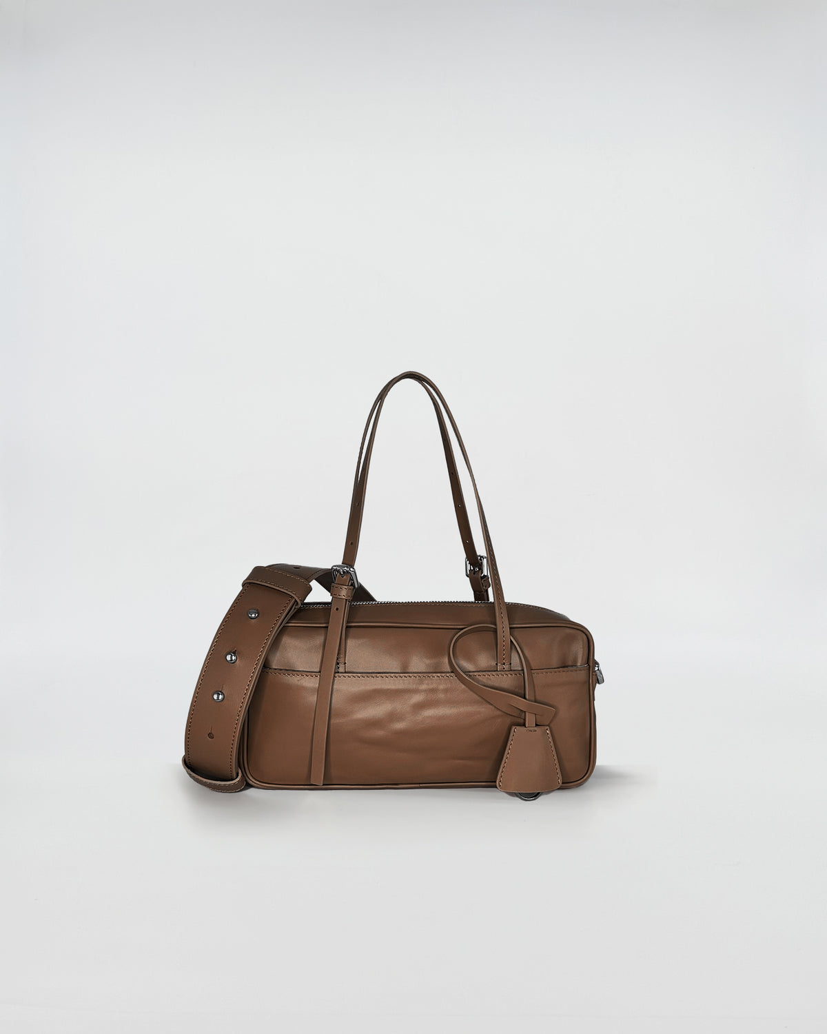 Borsa ASIA VITELLO LAVATO in pelle lavata con tracolla regolabile e manici allungabili.